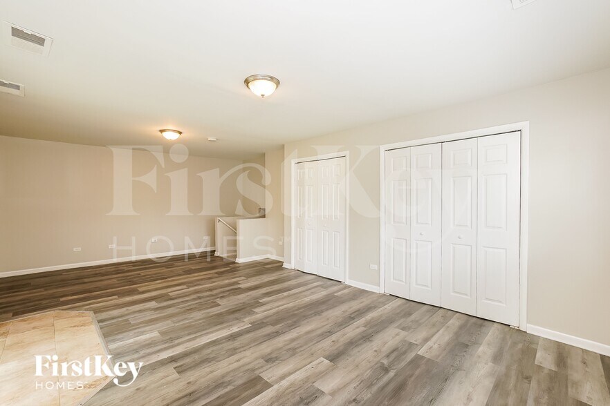 Building Photo - 4200 Arlington Dr