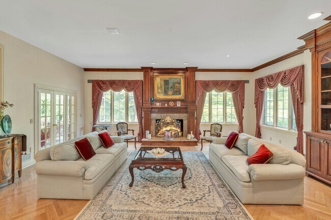 Building Photo - 787 Peach Tree Ln