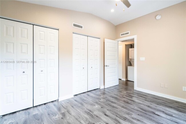 Building Photo - 2412 NE 26th St