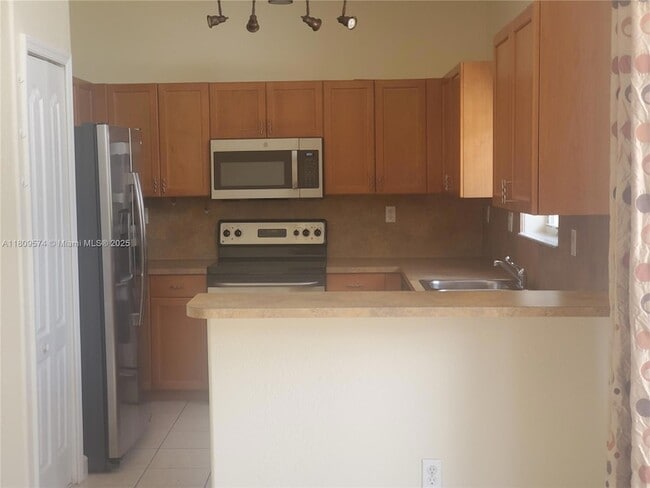 Building Photo - 15435 SW 24th Terrace