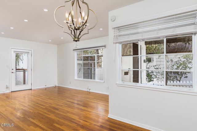 Building Photo - 1070 E Woodbury Rd