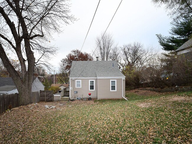 Building Photo - 2108 S 46th St