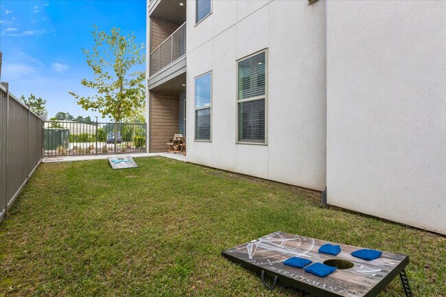 Building Photo - 698 Basilica Bay Dr