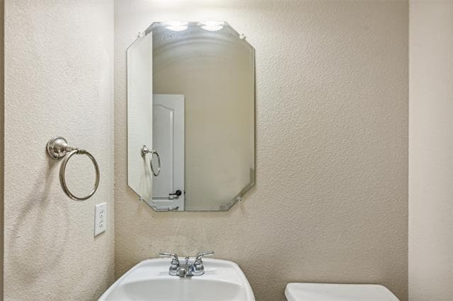 Building Photo - 1924 Lantana Ln