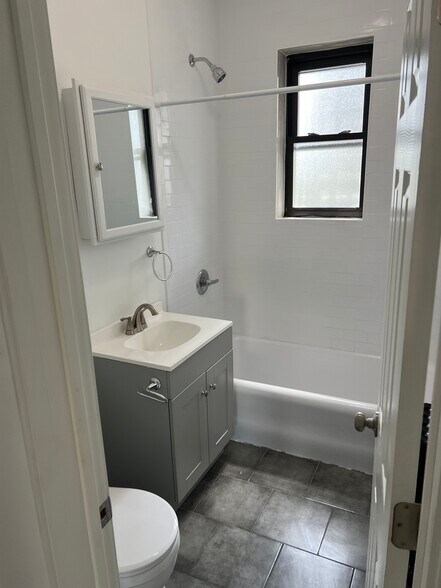 Building Photo - 53 Union Ave