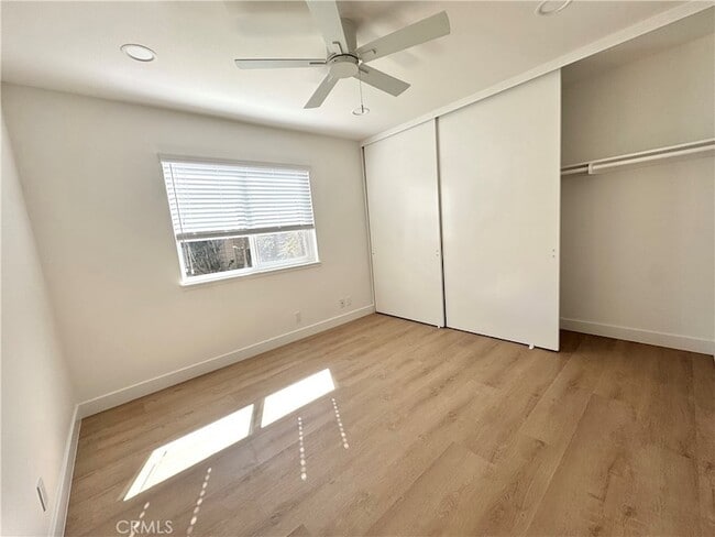 Building Photo - 9872 Kings Canyon Dr