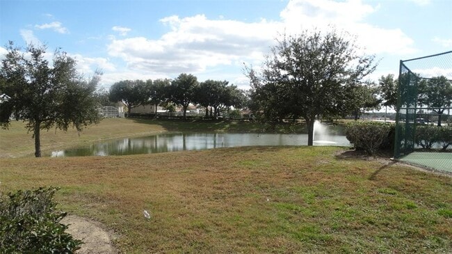 Building Photo - 605 Rochester Loop