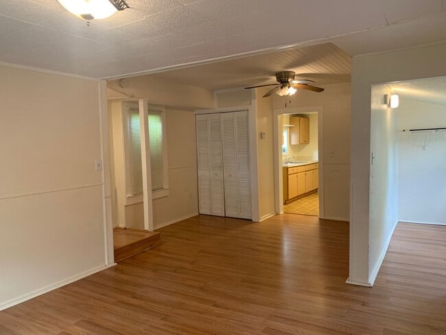 Building Photo - Charming 1/1 Home in St. Cloud