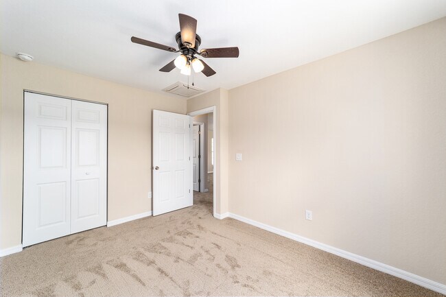 Building Photo - 194 Willow Rd