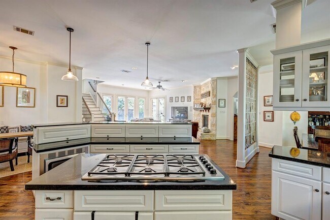 Building Photo - 3783 Carlon St