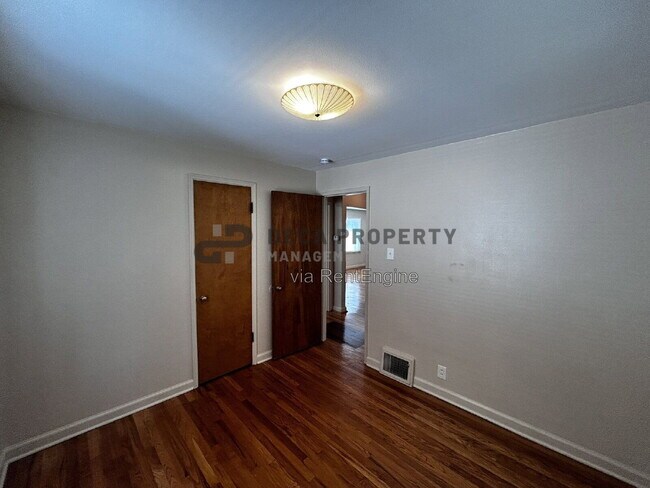 Building Photo - 10205 Cabot Dr