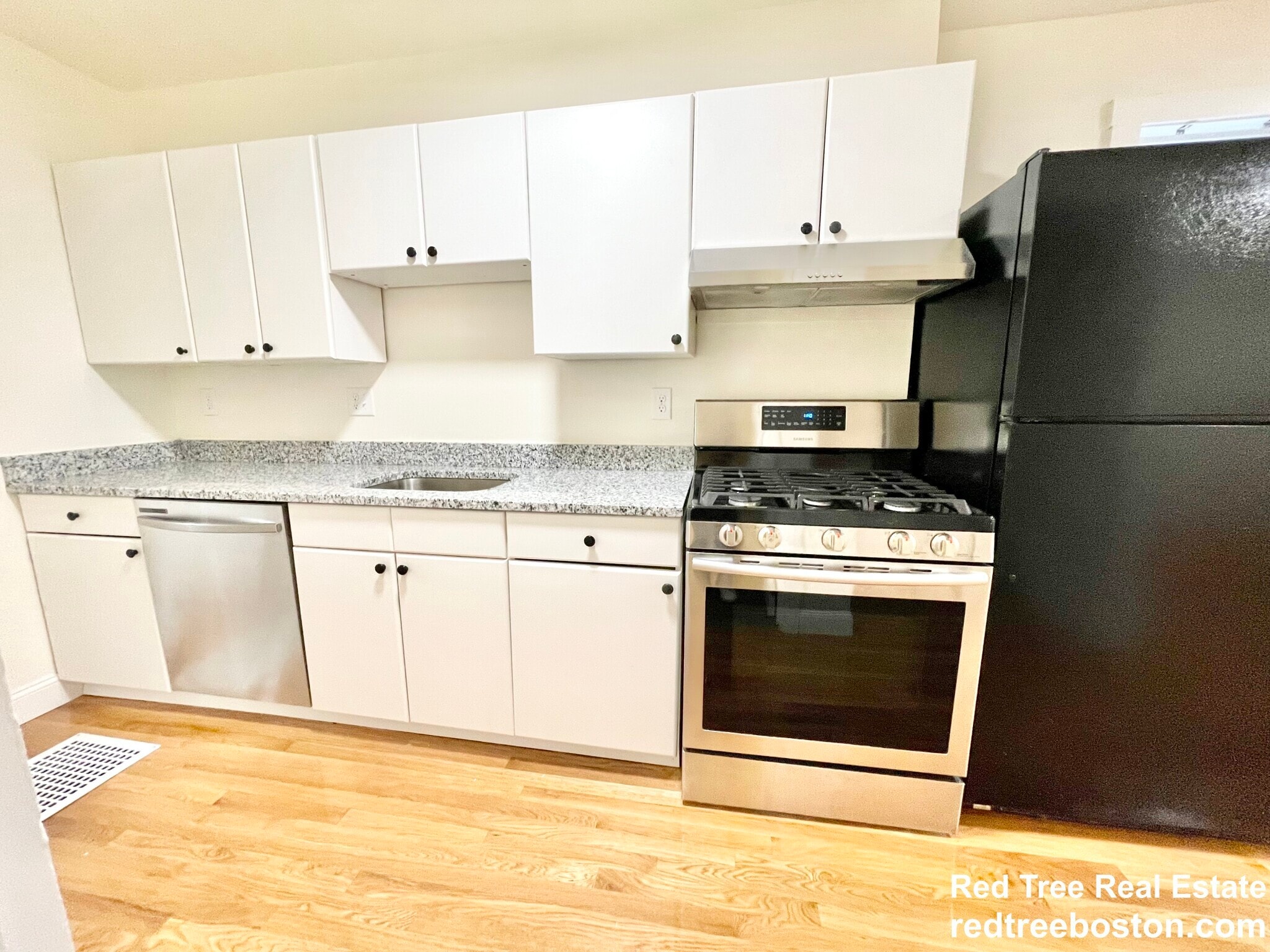 Building Photo - 523 E 3rd St