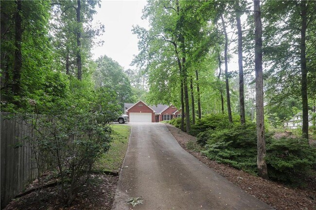 Building Photo - 721 Whitehead Rd