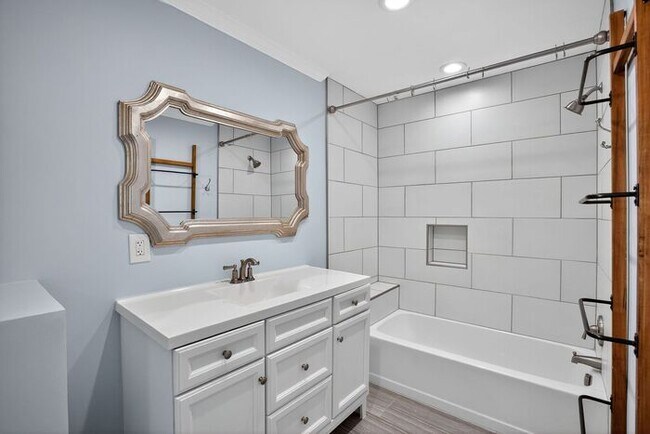 Building Photo - 15077 Potomac River Dr
