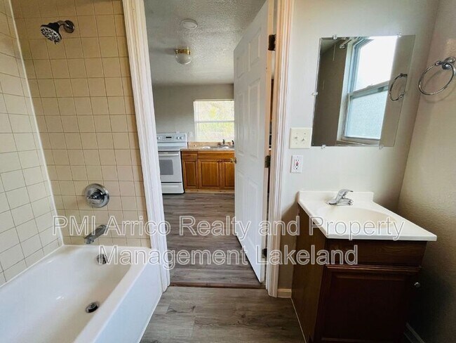 Building Photo - 5503 Old Rd 37