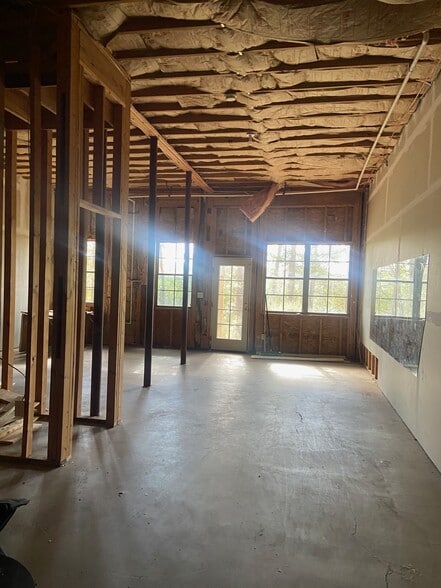 Building Photo - 2291 Ridgemont Dr