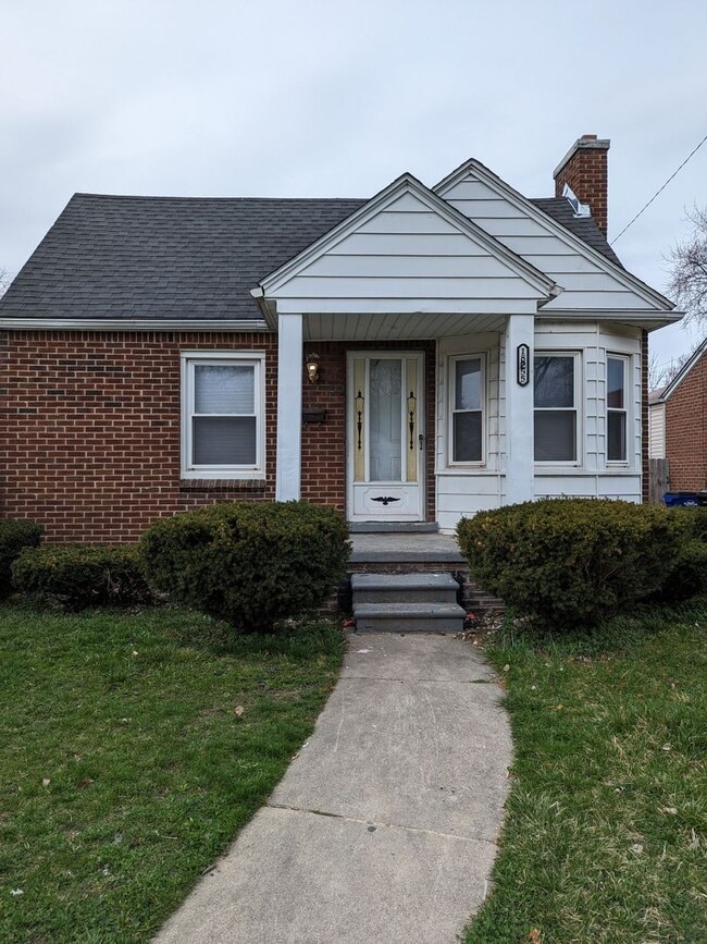 Primary Photo - 18255 Oakfield Ave