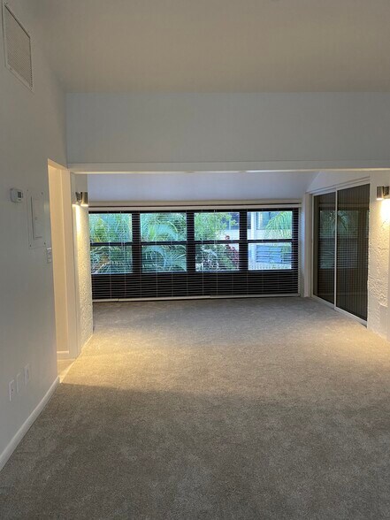 Primary Photo - 1401 NE 14th Ct
