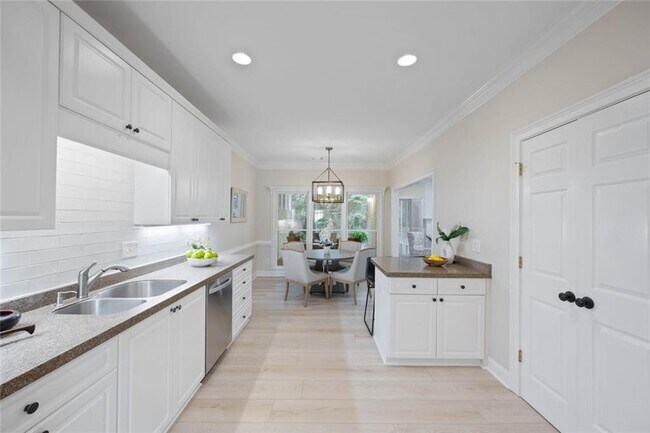 Building Photo - 8675 Hope Vine