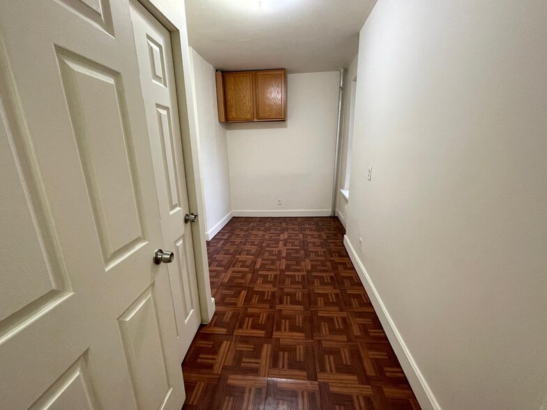 Building Photo - 142 W 238th St