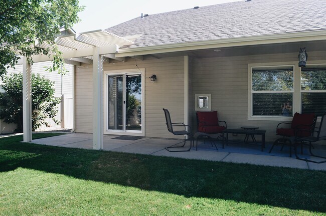 Building Photo - 3569 S Pompei Ave