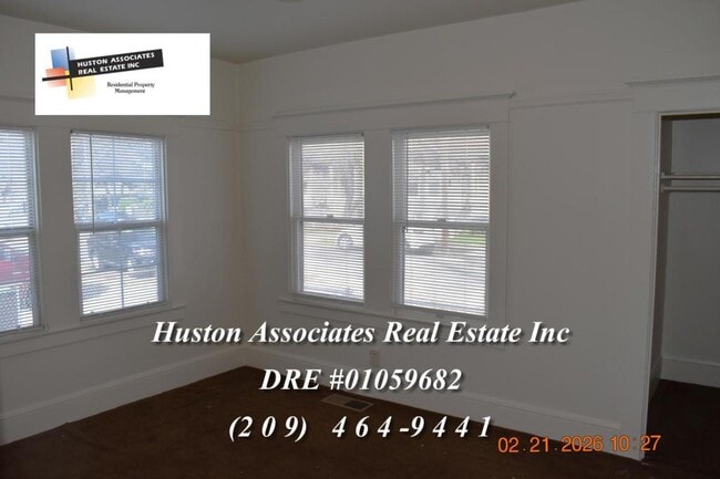 Building Photo - 845 N Lincoln St