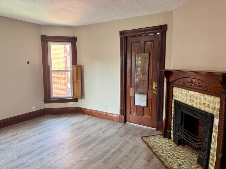 Bedroom Alt View - 357 W 5th St