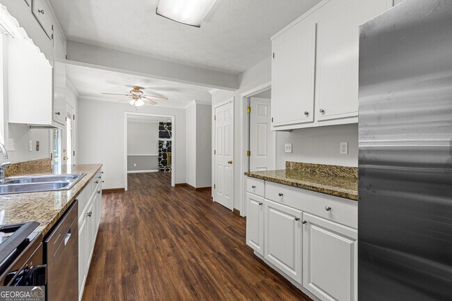Building Photo - 4966 Cold Springs Dr NW