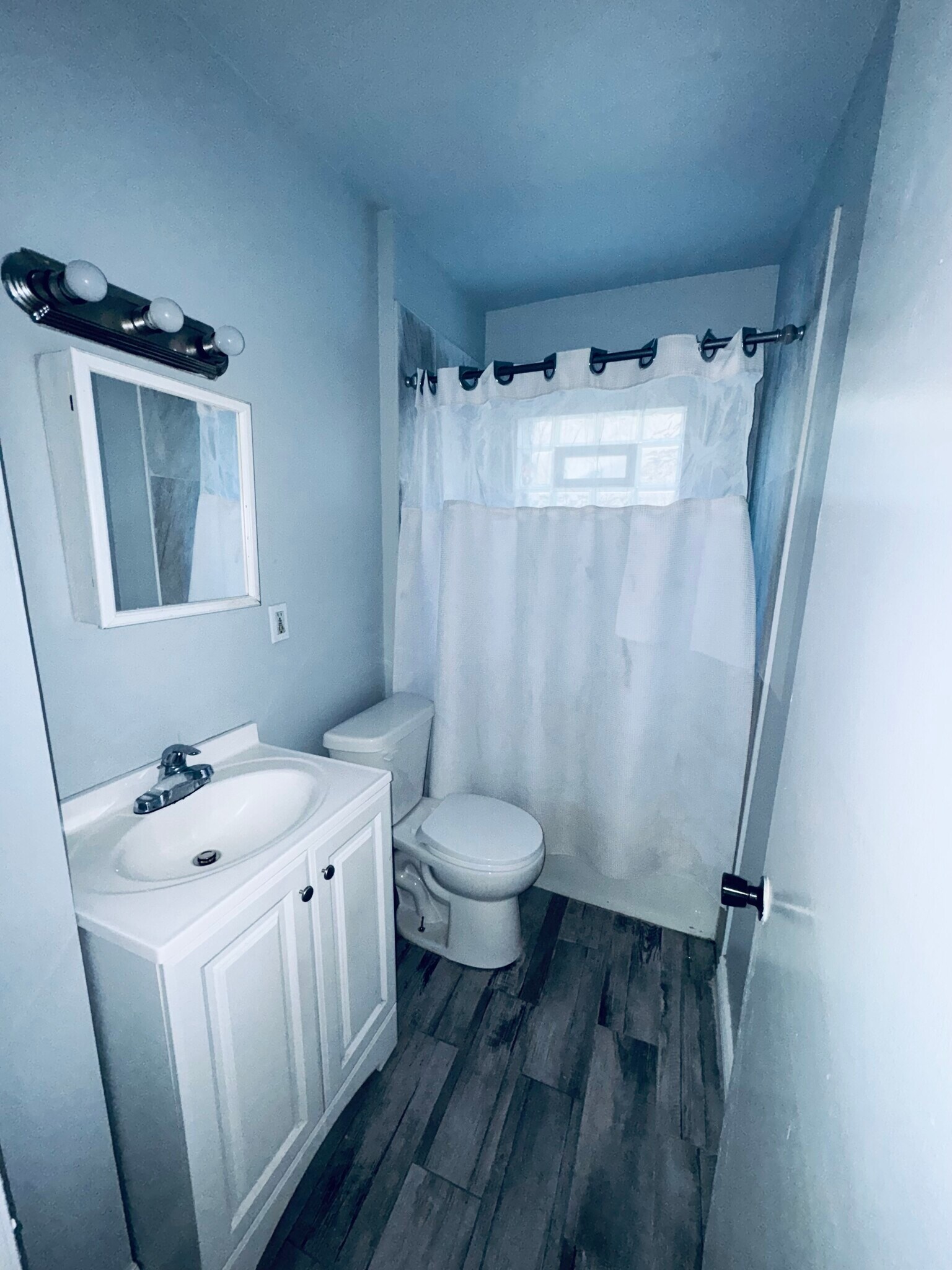 Building Photo - 4215 S Washtenaw Ave