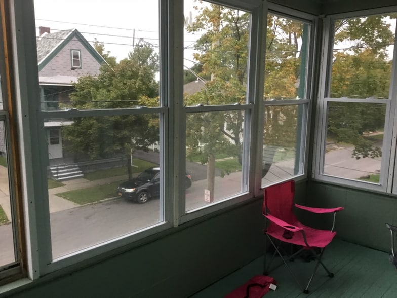 Building Photo - 1023 Downer Ave