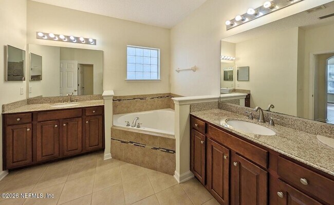 Building Photo - 3120 Double Oaks Dr