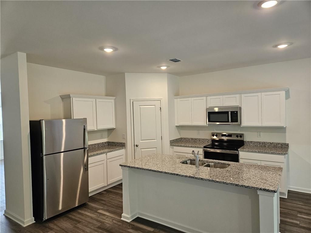 Building Photo - 326 Silverton Dr