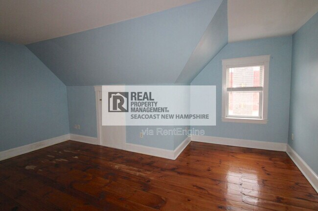 Building Photo - 586 Central Ave