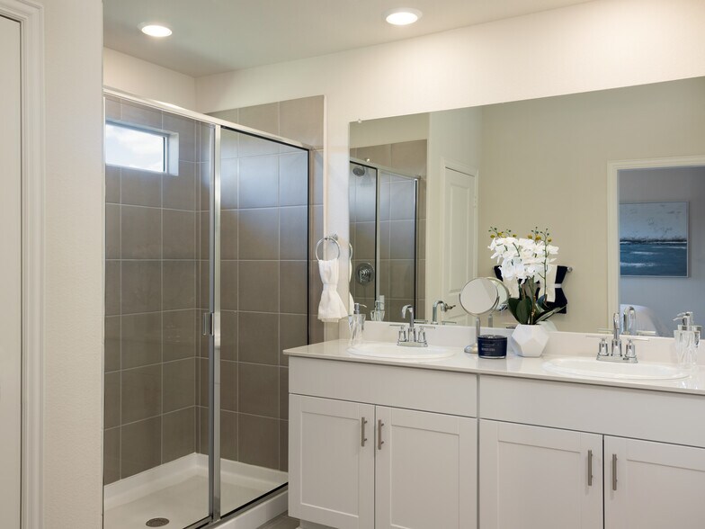 Master Bath - 317 Sierra Rdg