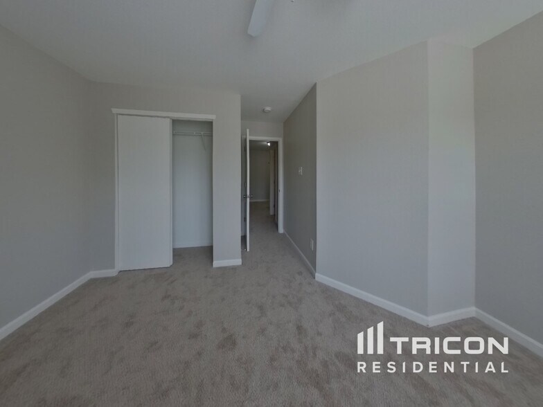 Building Photo - 3436 Pikes Peak Dr