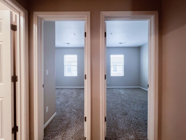 Building Photo - 8344 Crystal Walk Cir