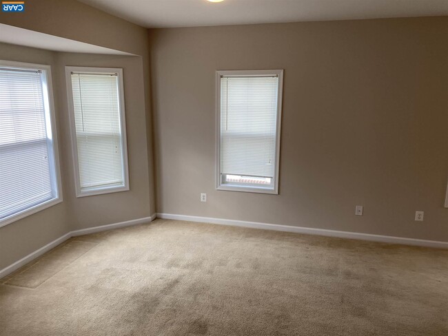 Building Photo - 156 Villa Circle