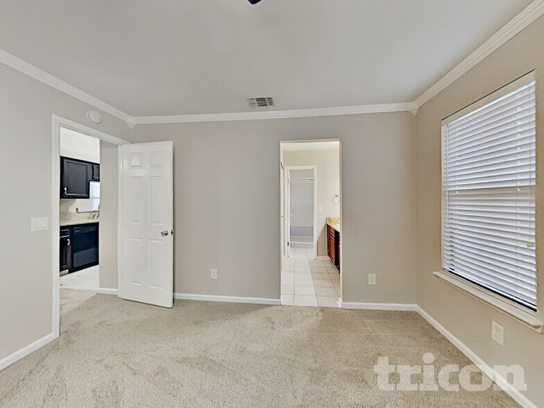 Building Photo - 7738 Collins Ridge Blvd