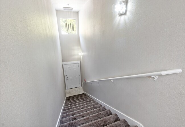 Building Photo - 14335 Simonds Rd NE