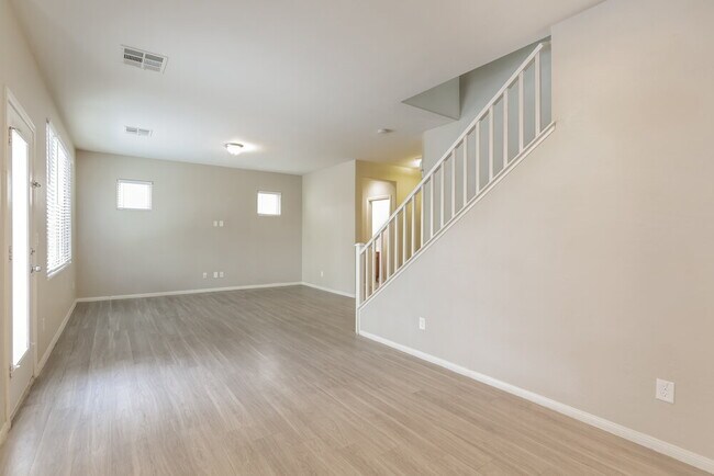 Building Photo - 10428 Yew Blossom Ave