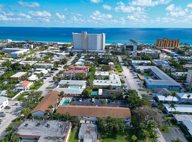 Building Photo - 1917 NE 3rd St