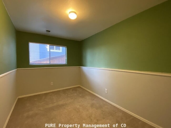 Building Photo - Large home in Highlands Ranch!! 4 bedrooms, 2 baths! 2-car garage!!
