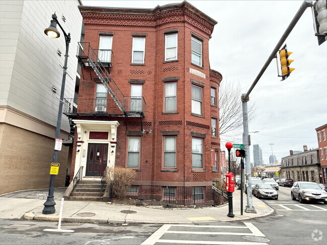 Building Photo - 1451 Tremont St