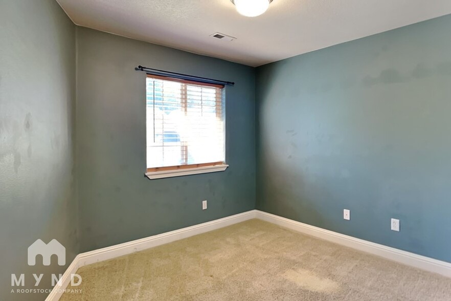 Building Photo - 18002 NE 37th St