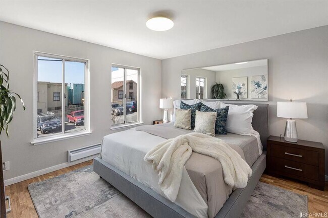 Building Photo - 999 Wisconsin St