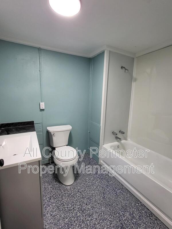 Building Photo - 2177 Adams Ave