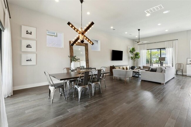 Building Photo - 7400 Annette Cove