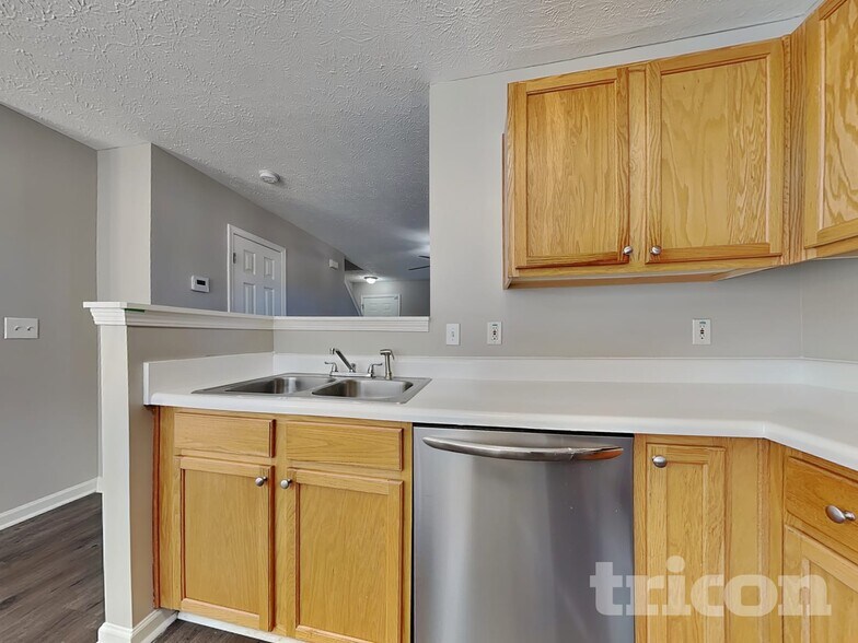 Building Photo - 242 Oak Grove Way