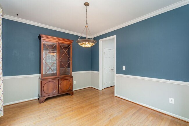 Building Photo - 5990 Parsons Lane