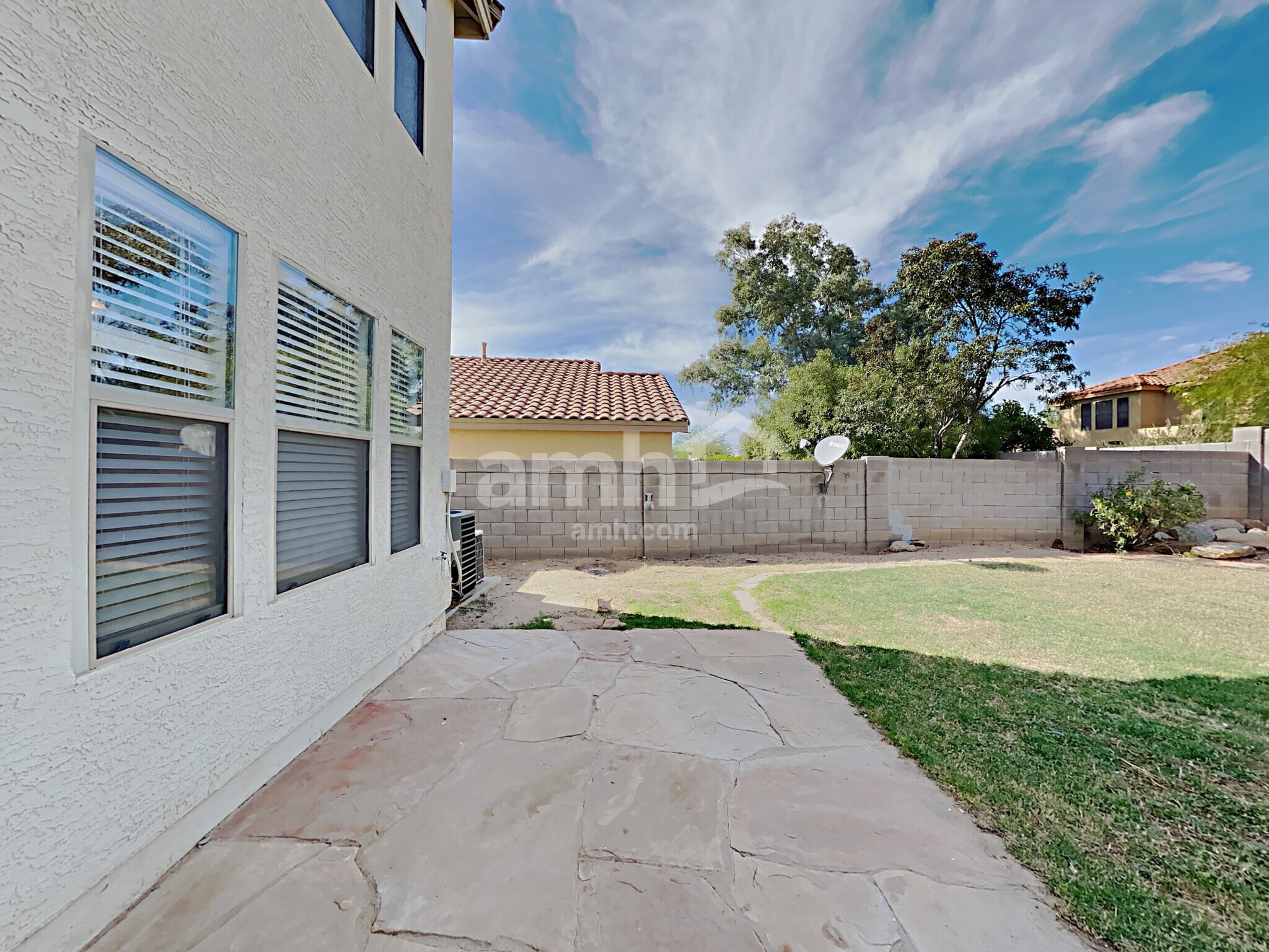 Building Photo - 5030 E Dale Ln